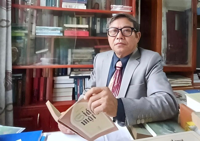 Nhà phê bình, Tiến sĩ văn học Nguyên An.