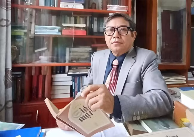 Nhà phê bình, Tiến sĩ văn học Nguyên An.