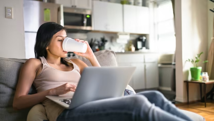 'Nghề gái lười' hấp dẫn bởi tính chất công việc nhàn nhã, lương cao. Ảnh: Channelnewsasia.com 'Nghề gái lười' hấp dẫn bởi tính chất công việc nhàn nhã, lương cao. Ảnh: Channelnewsasia.com