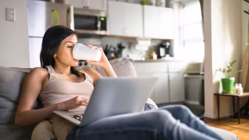 'Nghề gái lười' hấp dẫn bởi tính chất công việc nhàn nhã, lương cao. Ảnh: Channelnewsasia.com