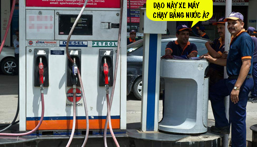 Cây xăng mùa tăng giá.