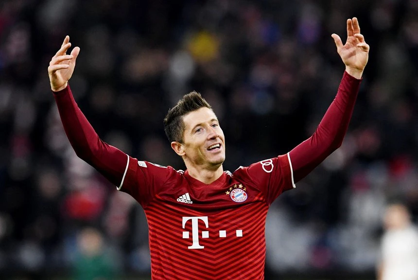 Lewandowski ghi 12 bàn, 3 kiến tạo sau 8 trận tại Champions League mùa này, thành tích chưa cầu thủ nào chạm tới.