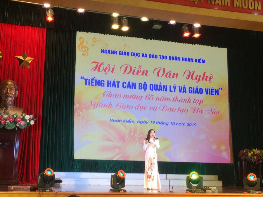 Tiết mục “ Trời xanh Hà Nội mùa thu”- CBQL cấp học Mầm non Tiết mục “ Trời xanh Hà Nội mùa thu”- CBQL cấp học Mầm non
