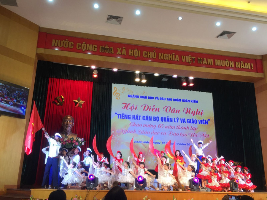 Tiết mục “Sức sống Trường Sa”- Đơn ca GV cấp Ti Tiết mục “Sức sống Trường Sa”- Đơn ca GV cấp Ti