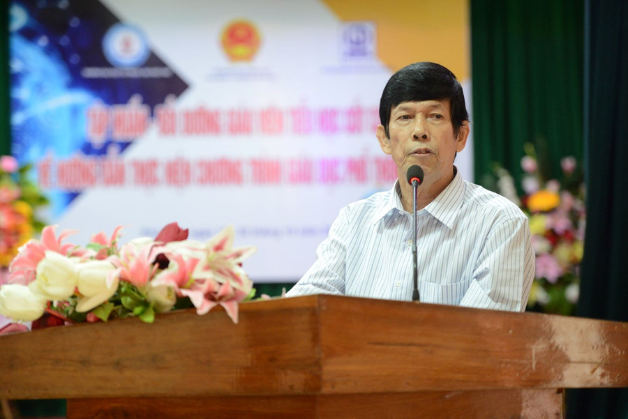 PGS.TS. Nguyễn Thám, nguyên Hiệu trưởng Trường Đại học Sư phạm, Đại học Huế báo cáo Chương trình Giáo dục 2018 PGS.TS. Nguyễn Thám, nguyên Hiệu trưởng Trường Đại học Sư phạm, Đại học Huế báo cáo Chương trình Giáo dục 2018