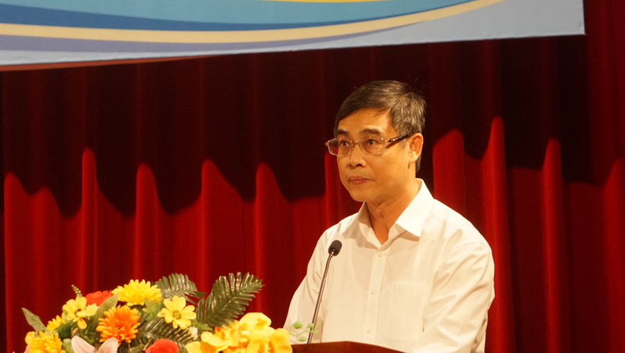 Ông Trần Trung Vỹ, Phó Hiệu trưởng Trường ĐH Hạ Long phát biểu khai mạc