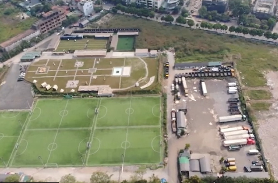 Dự án Khu đô thị hỗ trợ - Khu công nghiệp (KCN) Sài Đồng B biến thành sân bóng, bãi giữ xe trái phép.