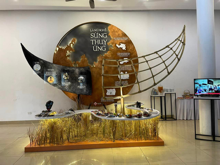 Triển lãm &apos;Tinh hoa làng nghề truyền thống qua góc nhìn thiết kế nội thất đương đại&apos; lựa chọn 10 thiết kế độc đáo.