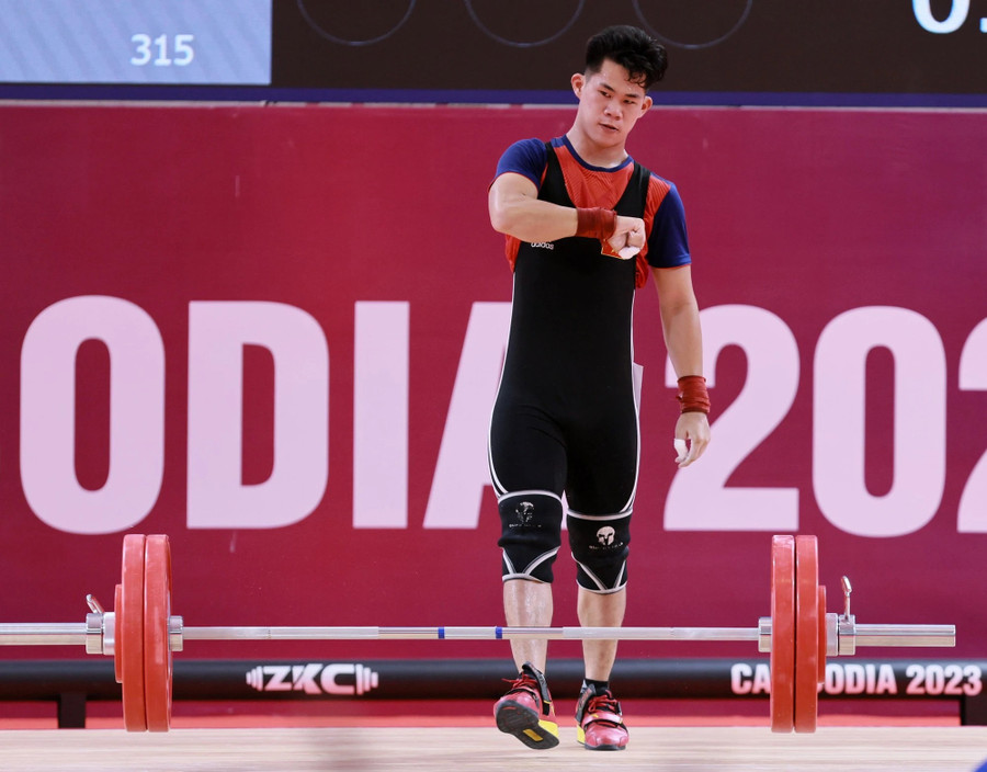 Vận động viên Trần Minh Trí đoạt Huy chương Vàng cử tạ (hạng 67 kg) SEA Games 32. Ảnh: ITN.