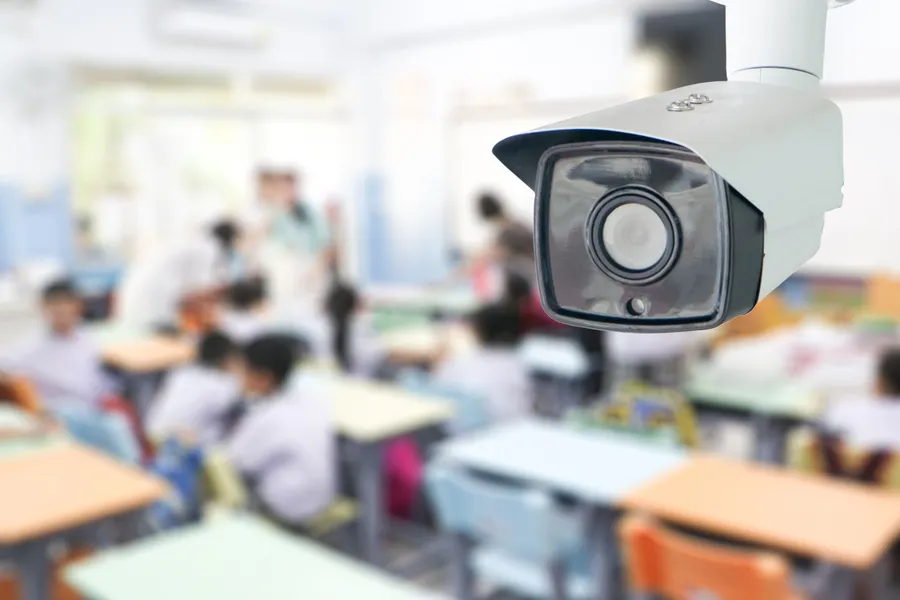 Việc lắp camera được cho là sẽ giúp ngăn chặn những kẻ bắt nạt trong trường học. Ảnh minh họa: INT