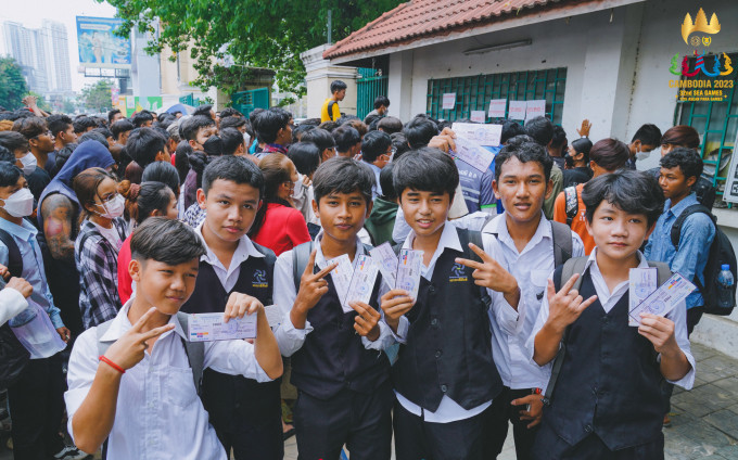 Mỗi người hâm mộ được nhận hai vé sau khi đăng ký qua ứng dụng. Ảnh: Cambodia2023. Mỗi người hâm mộ được nhận hai vé sau khi đăng ký qua ứng dụng. Ảnh: Cambodia2023.
