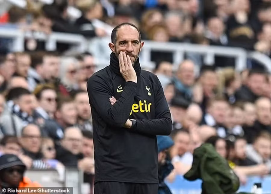 Tottenham sa thải HLV Stellini chỉ sau 4 trận thay thế Conte.