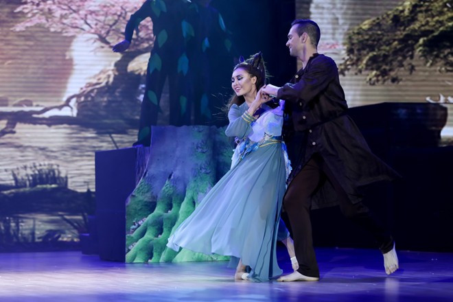 Ninh Dương Lan Ngọc tạo hình tượng tiên hắc ám rất ấn tượng.