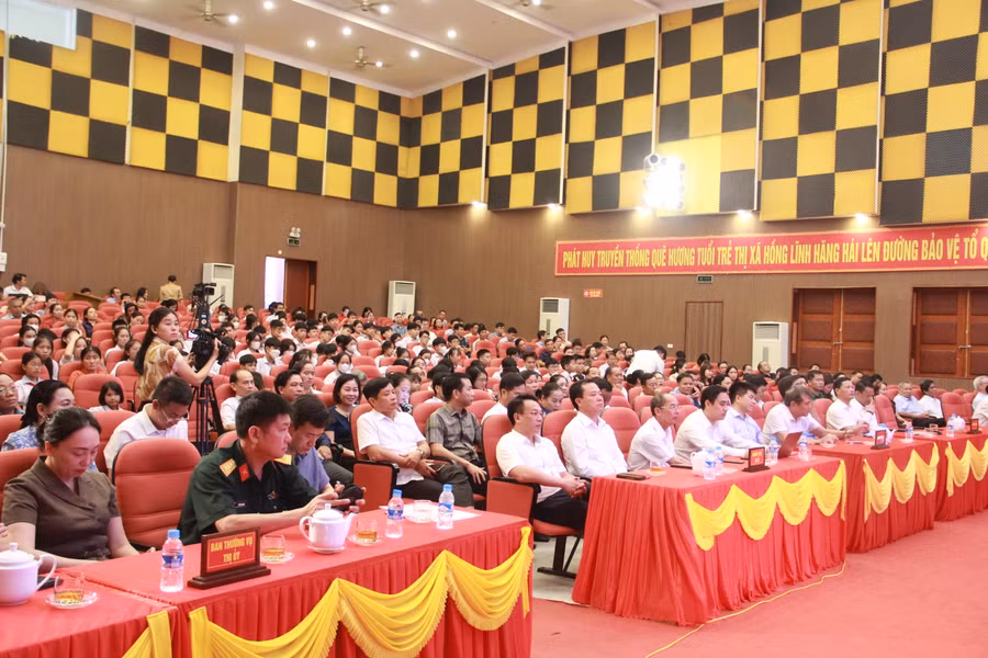 Các đại biểu tham dự tại buổi Lễ.