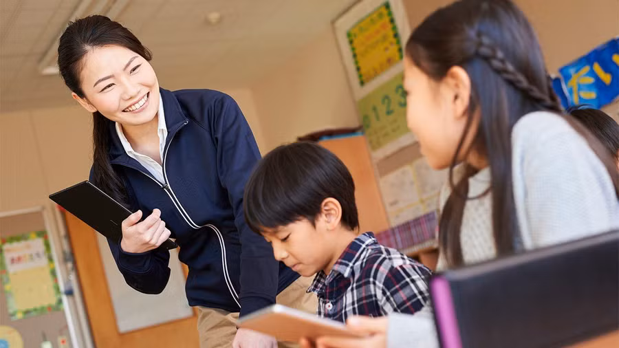 Giáo viên là nghề nghiệp được đánh giá rất cao tại Nhật Bản.