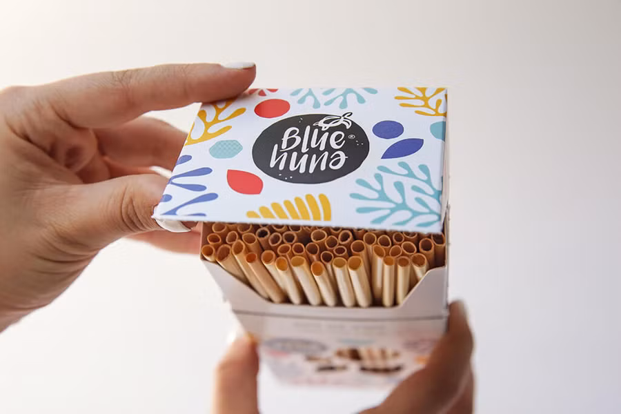 Ống hút từ thân lúa mì của Blue Huna. Ống hút từ thân lúa mì của Blue Huna.