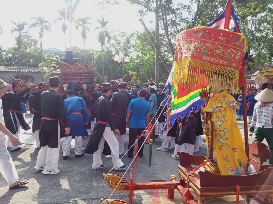 Chỉ tính riêng thời Nguyễn, làng Bặt đã có 2 Hoàng giáp, 2 Đệ tam giáp đồng Tiến sĩ xuất thân, 5 Cử nhân và 7 Tú tài.