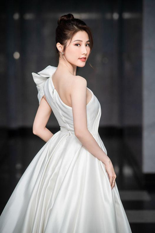 Diễm My 9X. Diễm My 9X.