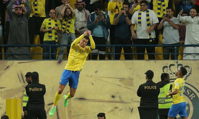 Ronaldo mừng bàn thắng trong trận Al Nassr hạ Al Tai 5-1 hôm 31/3.