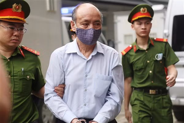 Tại tòa, bị cáo Trần Trọng Mừng nhiều lần không nghe rõ câu hỏi, phải để Chủ tọa lớn tiếng nhắc lại.