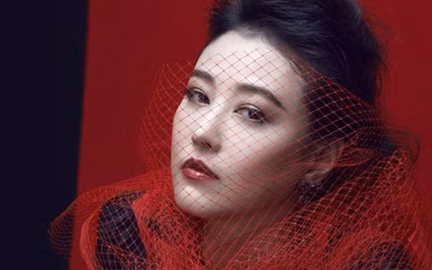 Ở tuổi 57, Châu Hải My vẫn vô cùng xinh đẹp và gợi cảm.