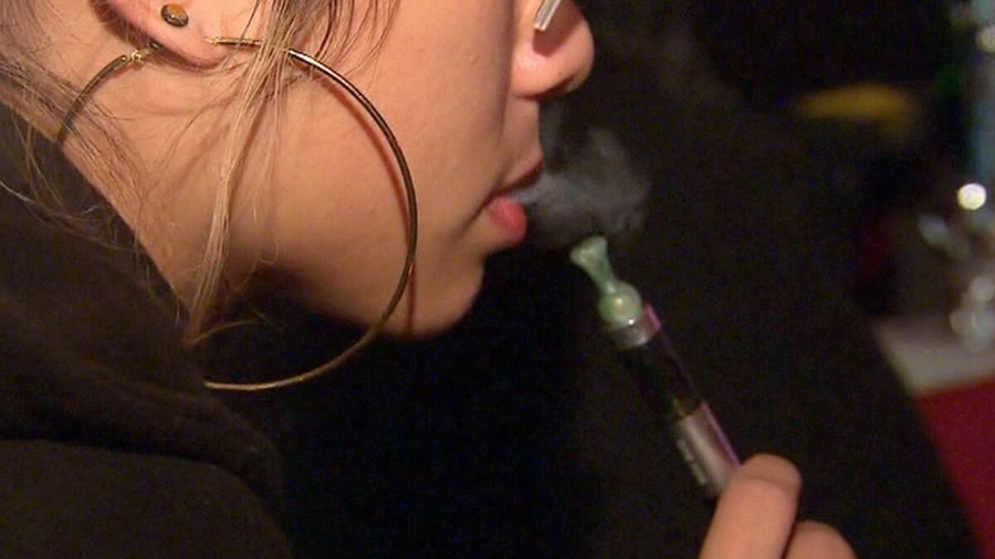 Thuốc lá điện tử chứa nhiều chất gây hại cho sức khỏe. Thuốc lá điện tử chứa nhiều chất gây hại cho sức khỏe.