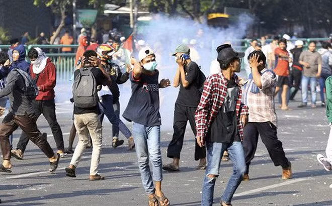 Nhiều người đã bị bắt do có hành động quá khích.