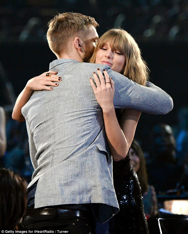 Calvin Harris lần đầu lên tiếng sau khi chia tay Taylor Swift ảnh 2 Một nguồn tin cho biết, Calvin ghen tị với thành công và sự nổi tiếng của bạn gái nên quyết định kết thúc mối quan hệ giữa hai người...