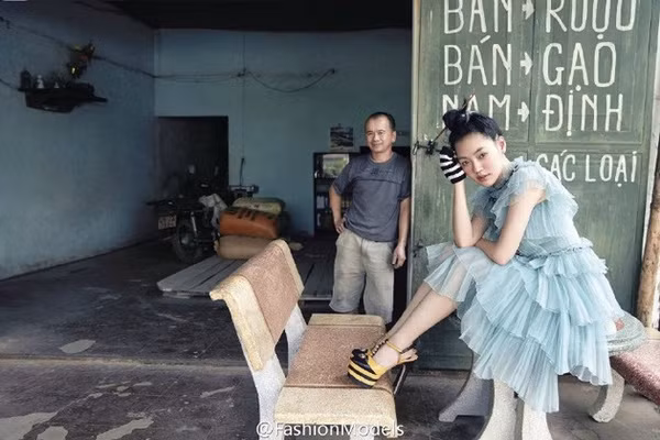 Từ Hy Đệ chụp ảnh tại cầu Long Biên và phố cổ Hà Nội ảnh 6