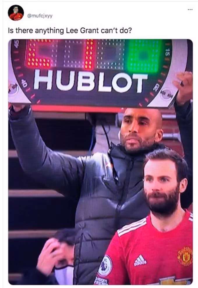 Cổ động viên thích thú với khoảnh khắc này.