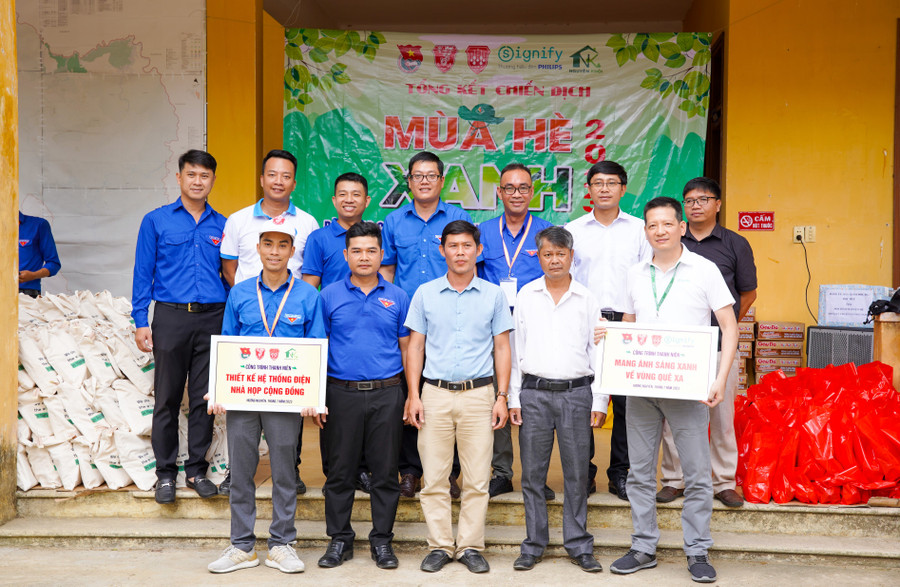 Bàn giao công trình thanh niên tại xã Hương Nguyên, huyện A Lưới, tỉnh Thừa Thiên - Huế. Bàn giao công trình thanh niên tại xã Hương Nguyên, huyện A Lưới, tỉnh Thừa Thiên - Huế.