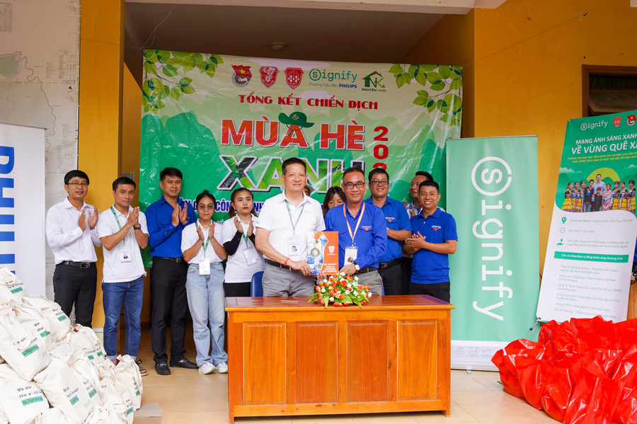 Khoa Kỹ thuật và Công nghệ - ĐH Huế cùng Công ty TNHH Signify Việt Nam ký kết Biên bản ghi nhớ hợp tác. Khoa Kỹ thuật và Công nghệ - ĐH Huế cùng Công ty TNHH Signify Việt Nam ký kết Biên bản ghi nhớ hợp tác.