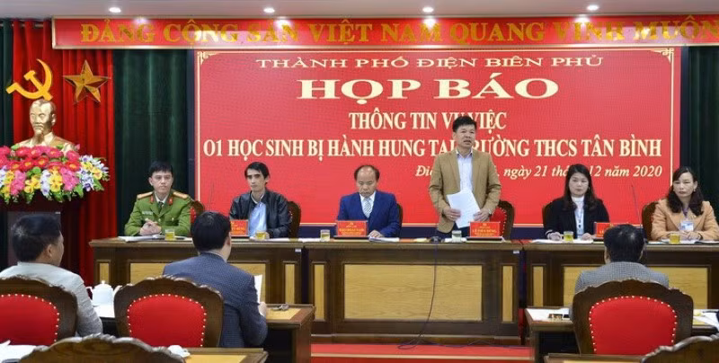 Ông Lê Tiến Dũng, Chủ tịch UBND thành phố Điện Biên Phủ thông tin về vụ việc.