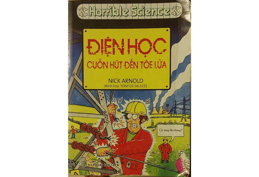 Cuốn sách 'Điện học cuốn hút đến tóe lửa' hút hồn mọi người bằng những thông tin thú vị xoay quanh dòng điện. Ảnh: Tấn Quyết.