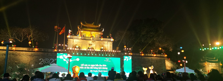 Việt Nam - vùng đất mới mẻ của văn chương (Trong ảnh: Đêm thơ Nguyên tiêu trong Ngày Thơ Việt Nam 2023). Ảnh: Bình Thanh. Việt Nam - vùng đất mới mẻ của văn chương (Trong ảnh: Đêm thơ Nguyên tiêu trong Ngày Thơ Việt Nam 2023). Ảnh: Bình Thanh.