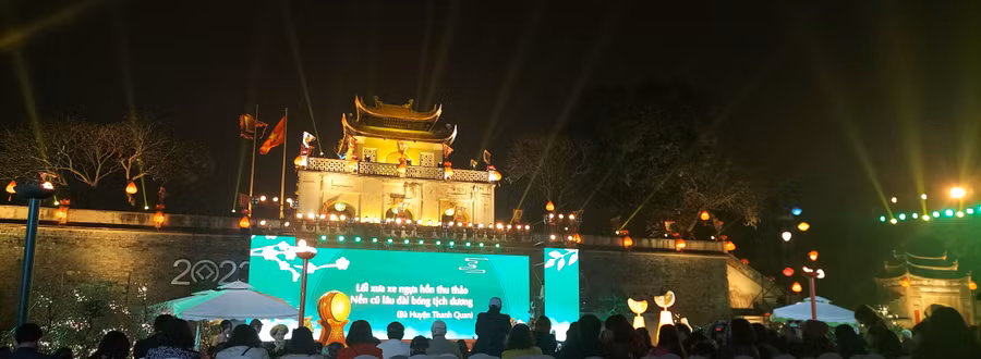 Việt Nam - vùng đất mới mẻ của văn chương (Trong ảnh: Đêm thơ Nguyên tiêu trong Ngày Thơ Việt Nam 2023). Ảnh: Bình Thanh.