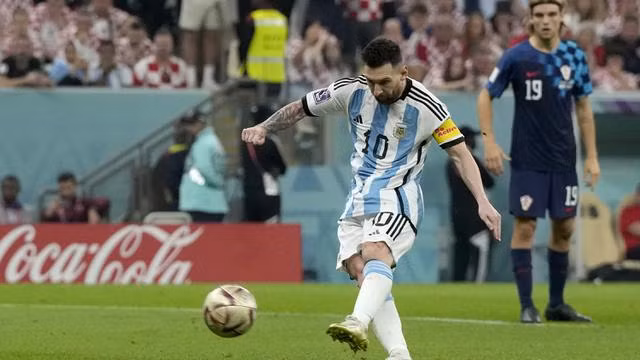 Messi thi đấu bùng nổ giúp Argentina vô địch World Cup 2022.