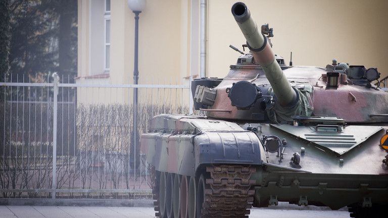 Xe tăng T-72 do Liên Xô sản xuất ở Ba Lan
