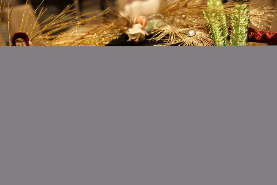 Đàm Vĩnh Hưng mang 3000 viên socola từ Las Vegas về liveshow. Đàm Vĩnh Hưng mang 3000 viên socola từ Las Vegas về liveshow.