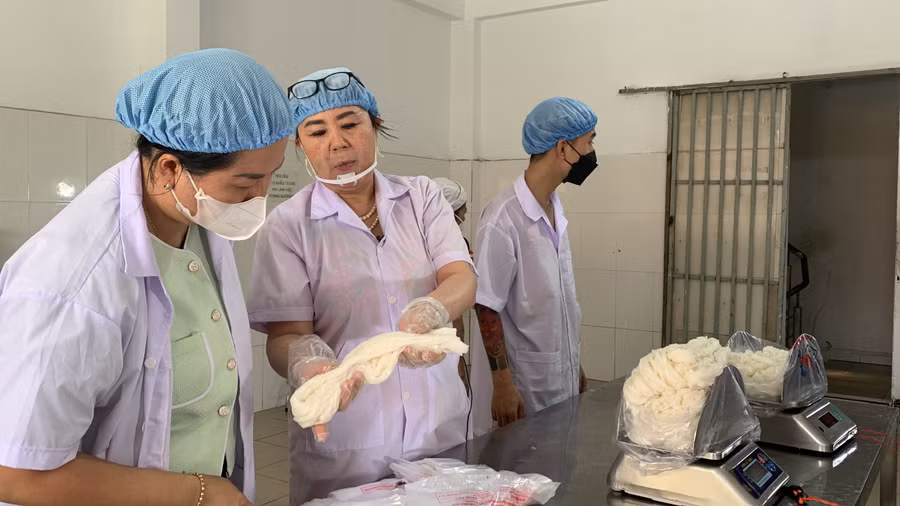 Doanh nghiệp nhỏ và vừa ở TPHCM vẫn khó vay vốn. Ảnh: Quốc Hải