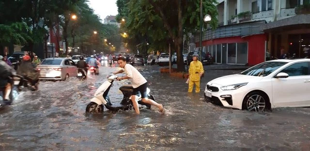 Hà Nội chiều tối nay có mưa dông (Ảnh minh họa)