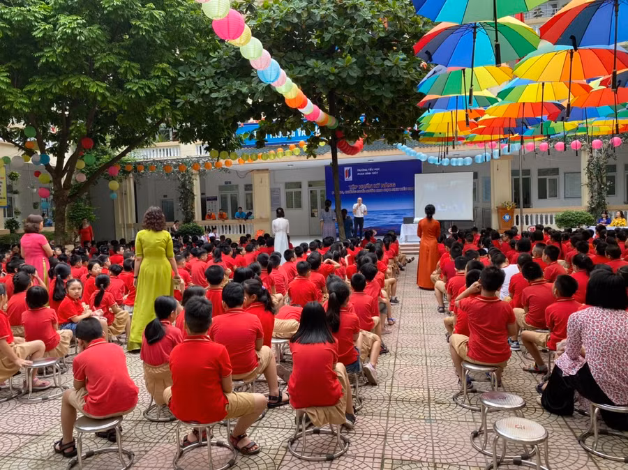 Tập huấn công tác phòng chống đuối nước tại trường Phan Đình Giót.