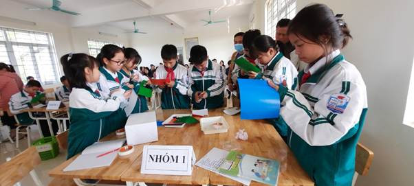 Tiết học được đánh giá nhẹ nhàng, vui vẻ và lý thú. Tiết học được đánh giá nhẹ nhàng, vui vẻ và lý thú.
