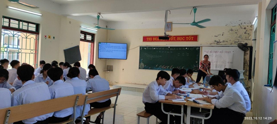 100% trường học vùng dân tộc thiểu số đạt chuẩn Quốc gia.