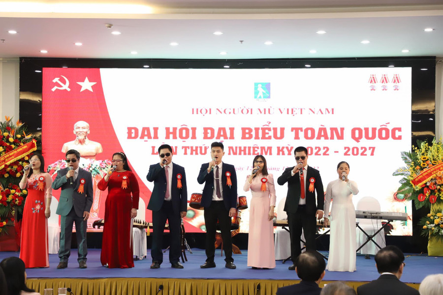 Văn nghệ của Hội viên chào mừng Đại hội. Văn nghệ của Hội viên chào mừng Đại hội.
