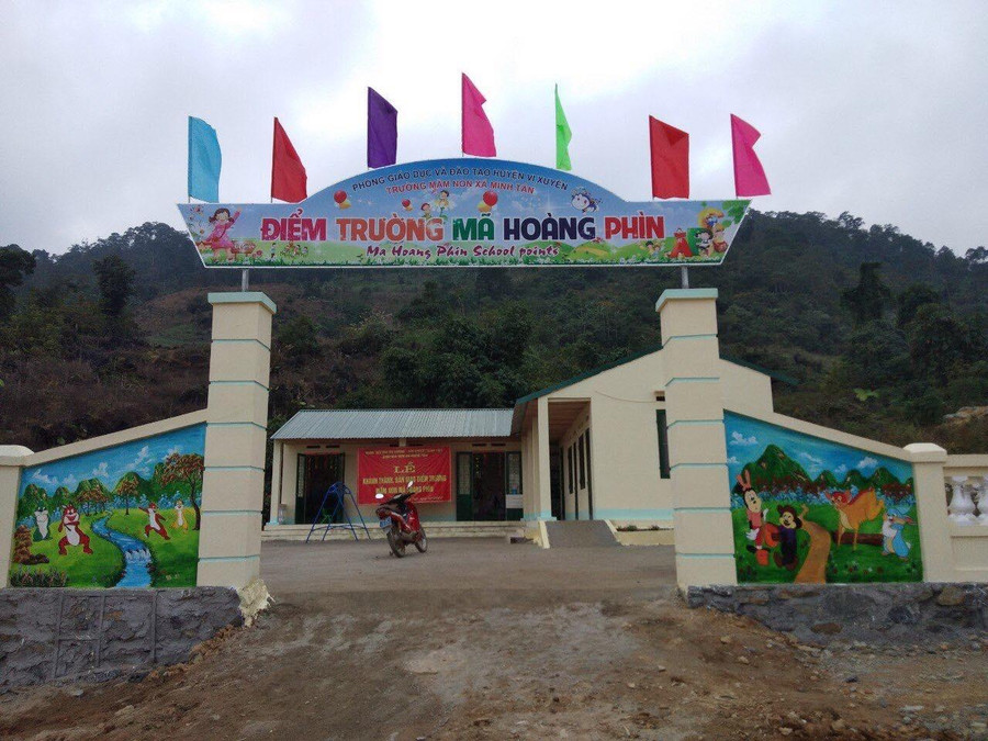 Điểm Trường Mã Hoàng Phìn khang trang đặt tại thôn Mã Hoàng Phìn Điểm Trường Mã Hoàng Phìn khang trang đặt tại thôn Mã Hoàng Phìn