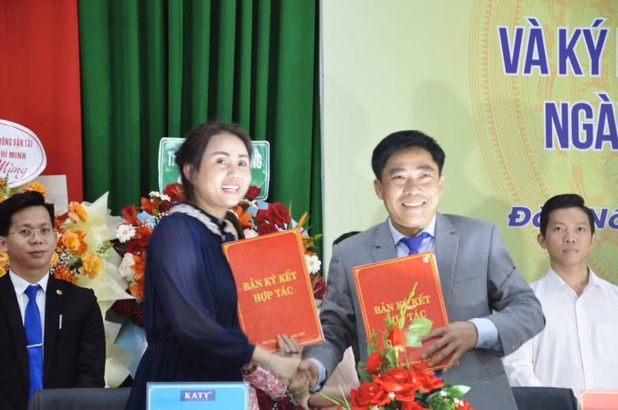 Trường Cao đẳng Cộng đồng Đắk Nông ký kết hợp tác với các doanh nghiệp đơn vị trên tất cả các lĩnh vực, ngành nghề mà trường đào tạo.