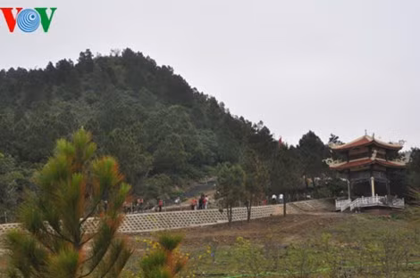 Hàng ngàn người dân thành kính viếng mộ Đại tướng Võ Nguyên Giáp ảnh 6