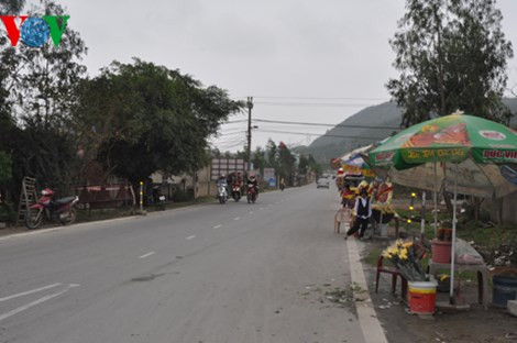 Hàng ngàn người dân thành kính viếng mộ Đại tướng Võ Nguyên Giáp ảnh 1 Hàng ngàn người dân thành kính viếng mộ Đại tướng Võ Nguyên Giáp ảnh 1