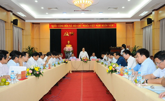 Đoàn công tác của Bộ GD&ĐT do Bộ trưởng Phùng Xuân Nhạ dẫn đầu làm việc với tỉnh Quảng Ngãi Đoàn công tác của Bộ GD&ĐT do Bộ trưởng Phùng Xuân Nhạ dẫn đầu làm việc với tỉnh Quảng Ngãi